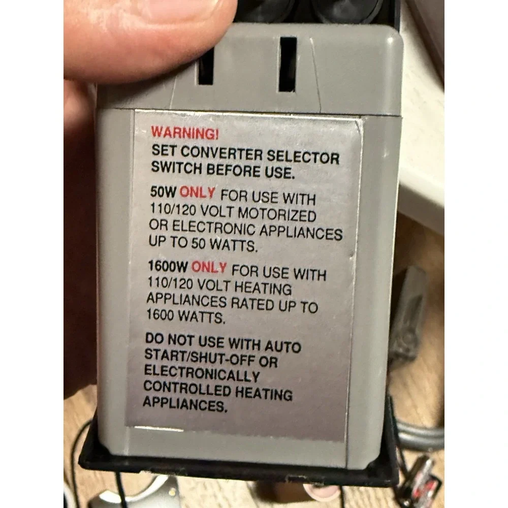 VOLTAGE VALET Foreign Electricity Converter50 Watt /1600 Watt, model